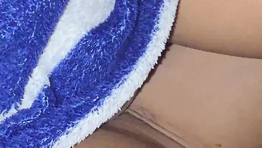 Pacarku pengen seks threesome aku dan bonekanya