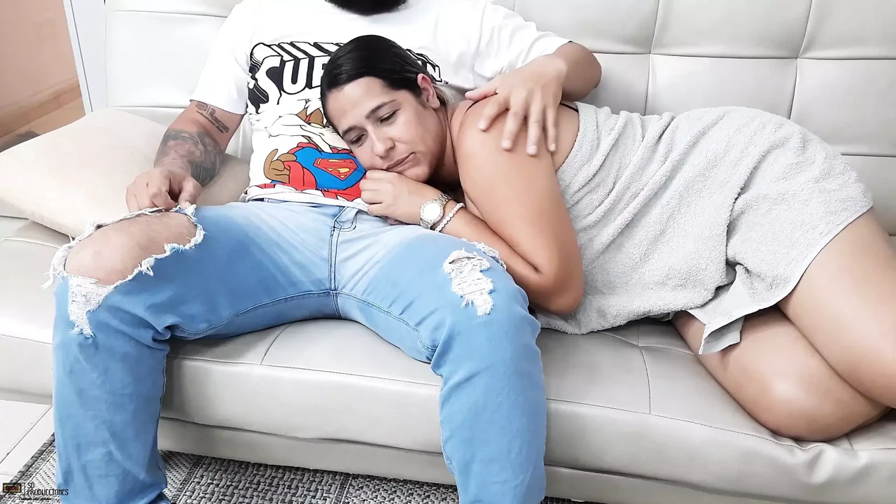 take advantage of my stepbrother's horny girlfriend to fill her mouth with cum - Porn in Spanish