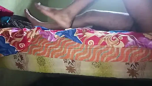 Desi Pooja Bhabhi fickt videos und dorf-schwager