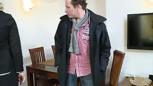 Verführte Schlampe, Doppelpenetration, Küchenfick