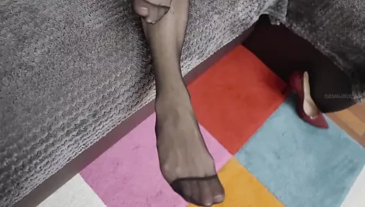 MILF Feet in Nylons!