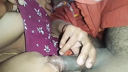 Tamil ev hanımı kocasının penisini yalıyor