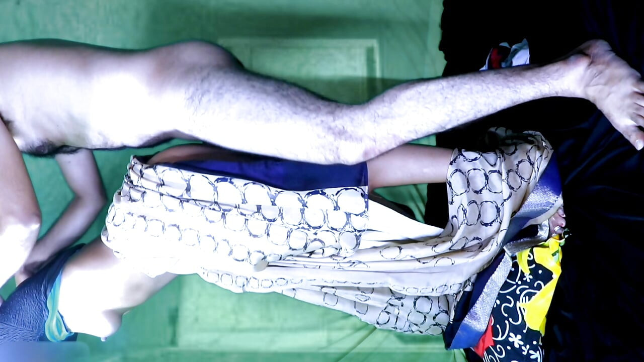 Friend wife chatting. She live alone a long time and she need sax.and he got alone then take advantage her young saxy figure and