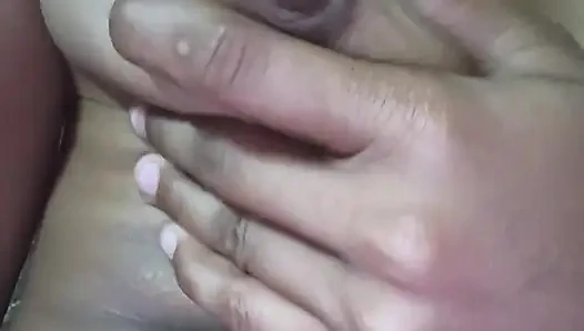 Ateşli hintli kız solo video gerçek ev yapımı Hintli seksi kız