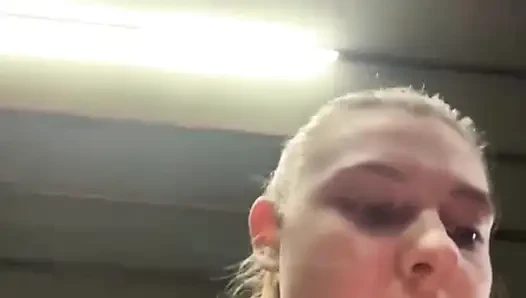 Big ass in Leggings training so hard
