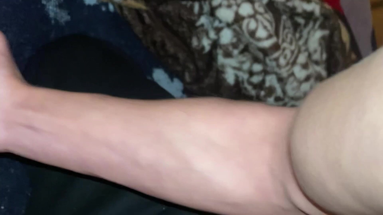 Algiersko-egipska kobieta chłopaka męża podczas filmowania z przyjemnością