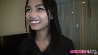 Dość 18-letnia tajska nastolatka kremówka