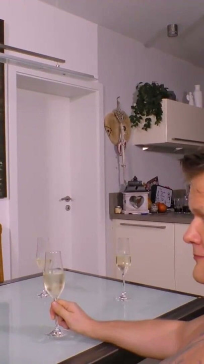 Özel Alman Swinger 4 - Bölüm 6 | Klip 1