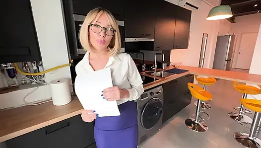 Daireyi bana vermedi ama gözlüklerinin üstüne geldim