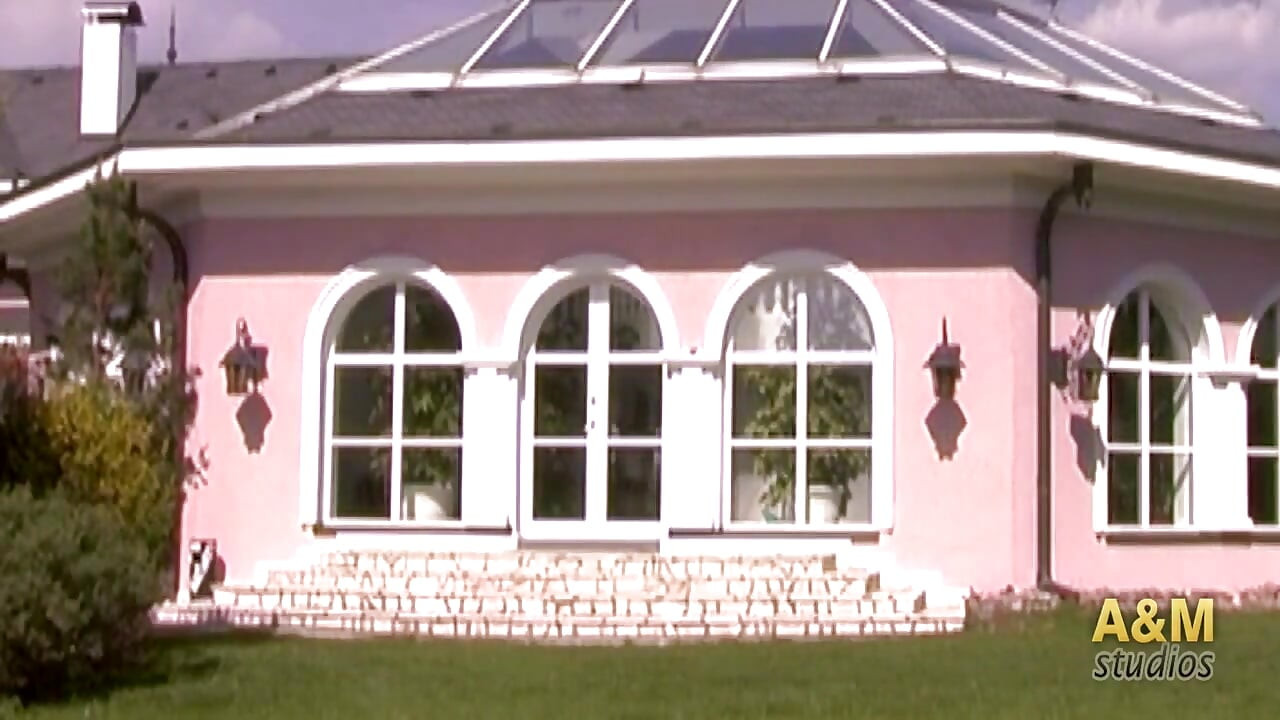 Closed in the house, sex reality - Chapter 3 of 5