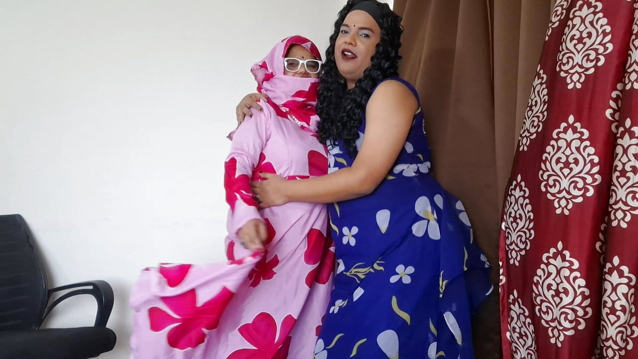 Indian Double Trouble Khadija Is a Fan Wanted to Meet