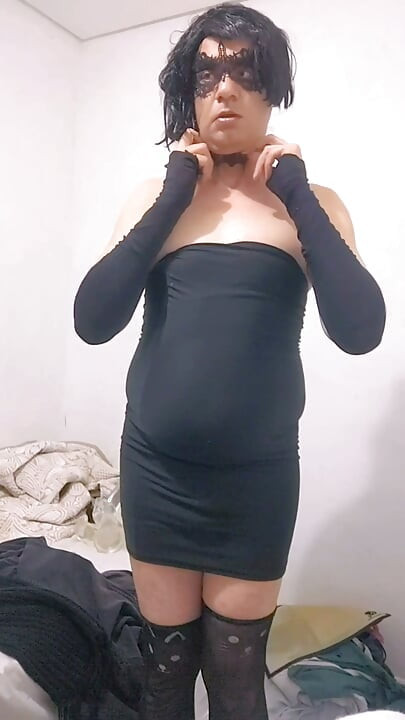 Crossdresser buat striptease