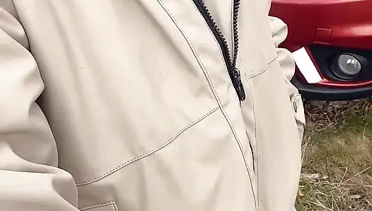 Dışarı Çıkıp Işeyen Amcık Ortaya Çıkıyor