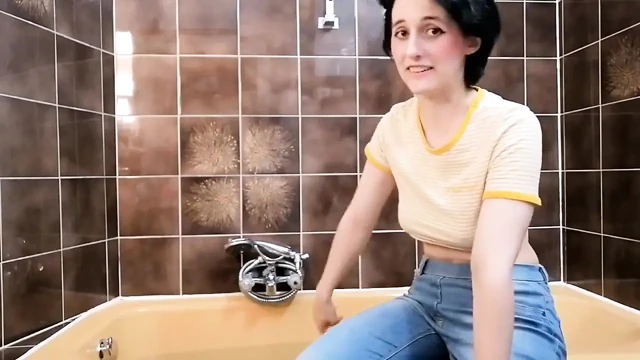 Stepsister gets dunked JOI