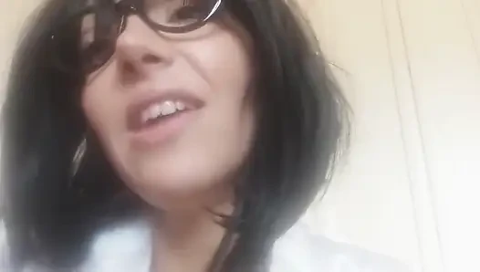 Мачеха Chantal покоряет тебя, пока я ношу ее трусики