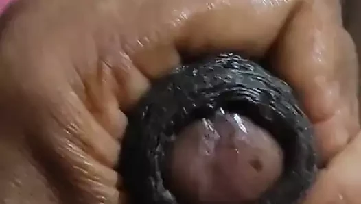 Büyük boğa Jack boşalana kadar mastürbasyon yapıyor
