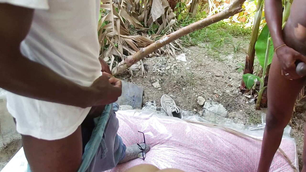 Fată albă de 18 ani dresată