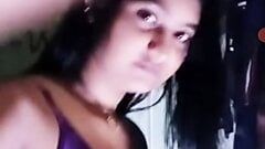 Fată frumoasă care se masturbează, videoclip indian