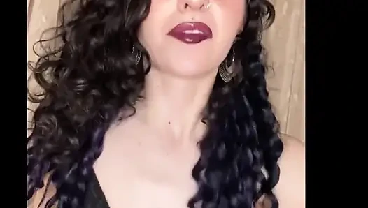 POV: stiefsohn wird dich in ihrem zimmer erwischt, aber du fick sie trotzdem