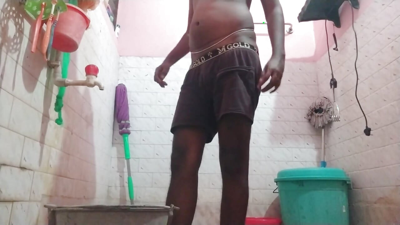 10 Inches Cock Sexy Bathing Show
