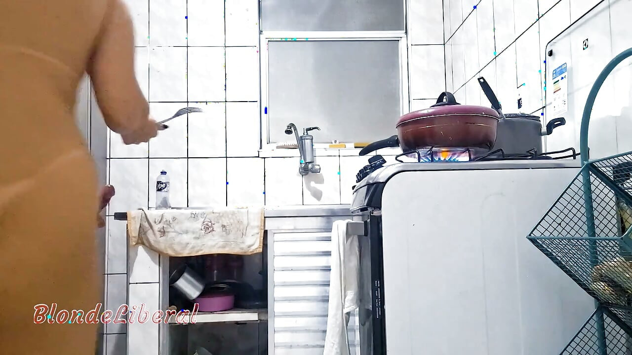 Я пошёл готовить еду для друга, и он меня съел