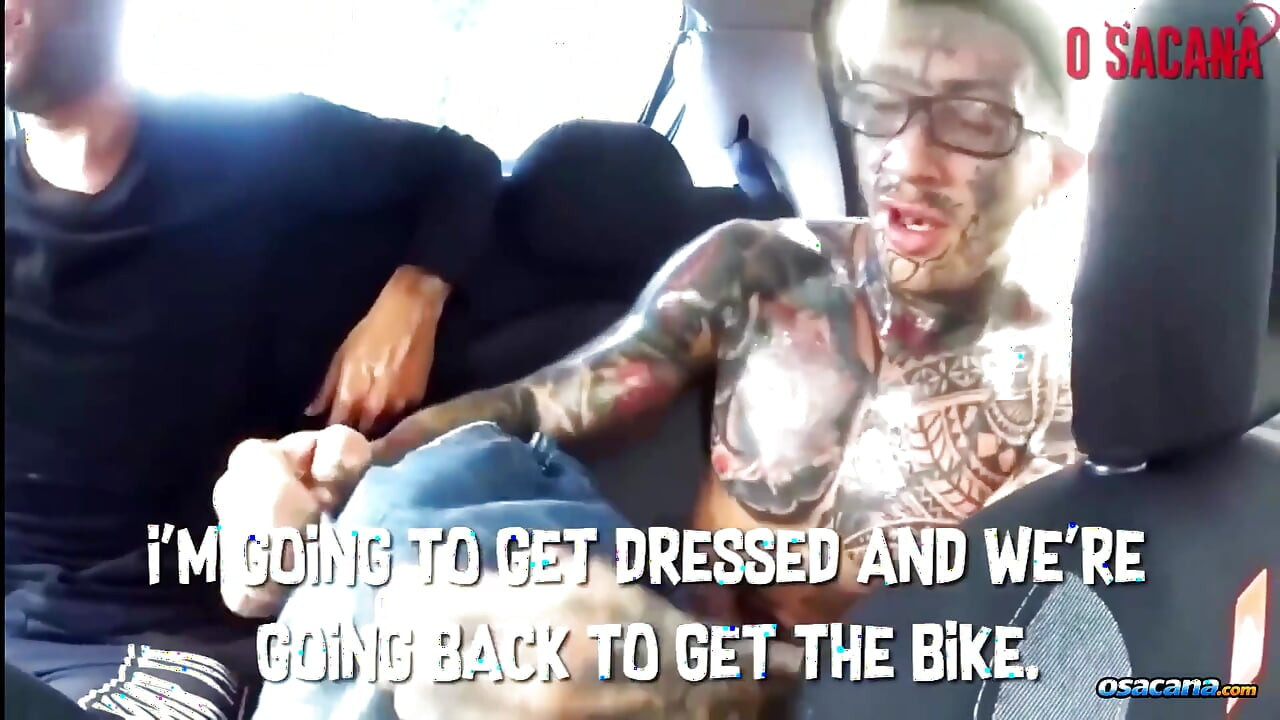 He Sucked in the Car and Took Cum From His Big Cock