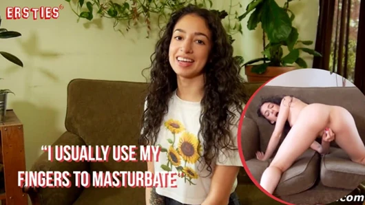 Ersties - hot babe masturbasi dengan vibrator