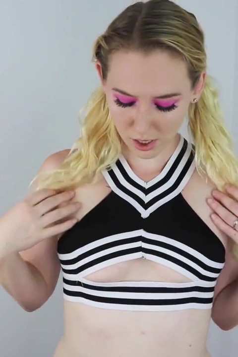 مشجعة JOI ومص زب من وجهة النظر