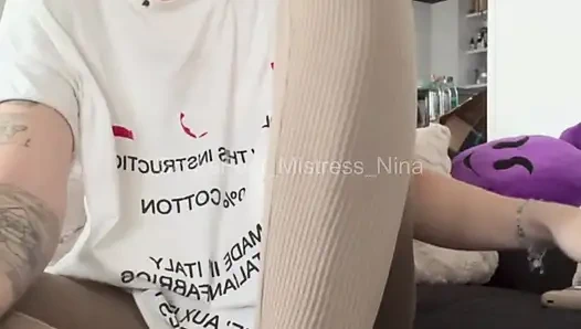 Один взгляд на мои ступни. Это и все...