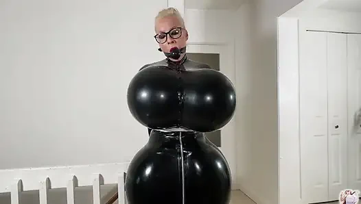 Body Inflation Dreams in Latex - I Love Reading About BDSM, It Turns Me on so Much!