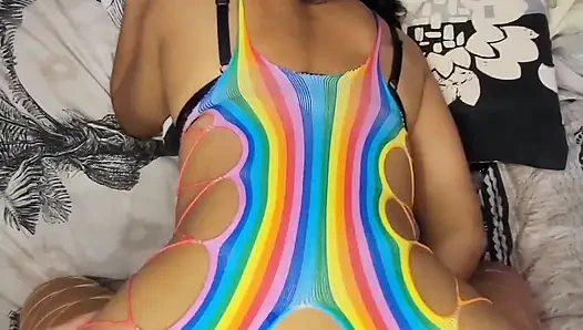 Bu sevimli Asyalı sürtük için ilk anal.