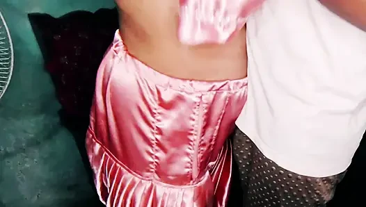 Desi bhabhi ko akele pa kr khub kiya