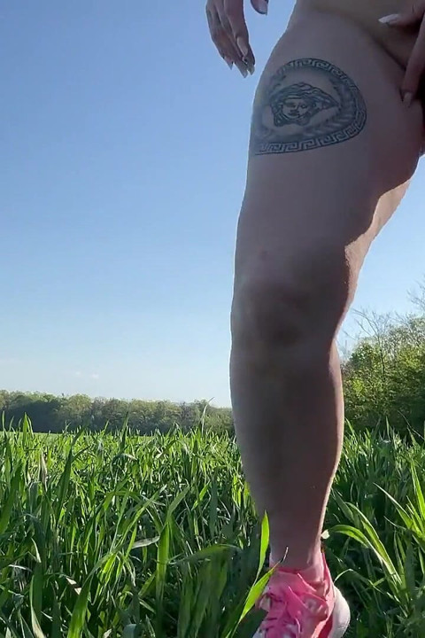Outdoor Squirt Nude