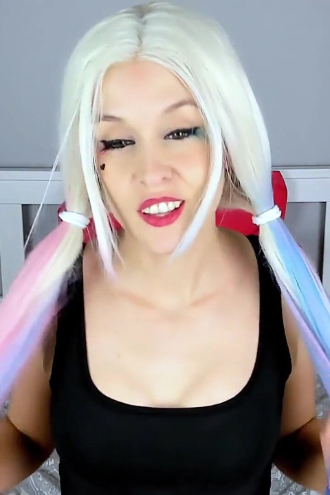 Harley Quinn. Kisses