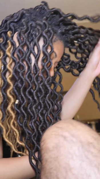 Vid penuh. Penari telanjang baru Cik Good Pussy Nola