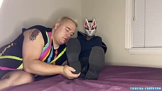 Foxy Sox gets foot licking and sucking from blonde chubs