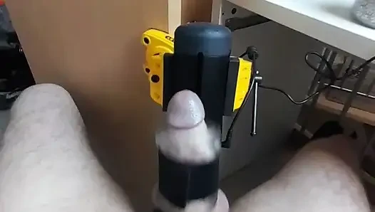 Becerikli yabancılar tarafından kontrol ediliyor