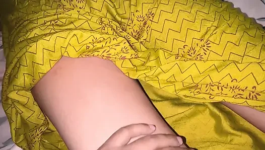 Desi schönes bhabi in desi-stilen gefickt. Xxx video