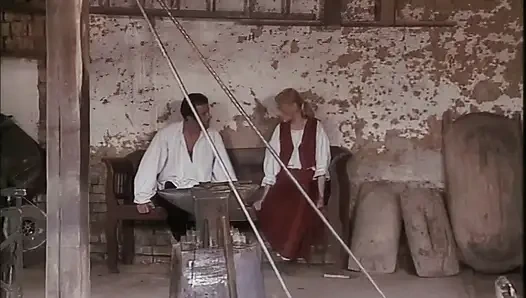 Doggy Style in Der Scheune Mit Einem Schwanz Im Hintern