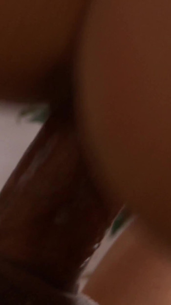 Stunning moment from "ficke zwei hausfrauen und spritze ihnen in den mund mit spernatausch"