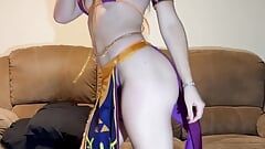 Richiesta personalizzata - la principessa zelda cosplay in bikini fa una danza sexy ad una ragazza promiscua