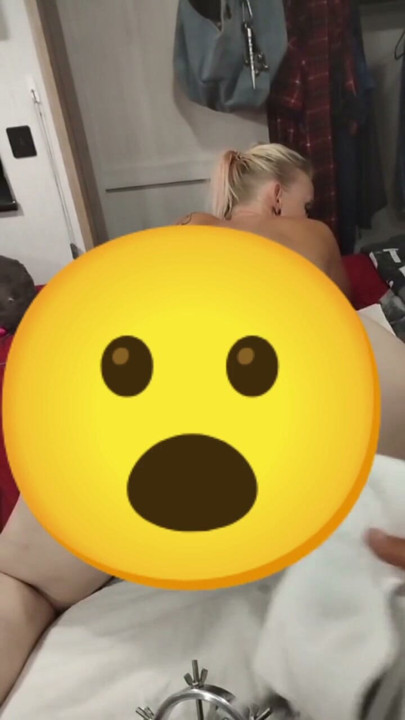 张开并像一个好受虐狂一样被用 | 短片 1