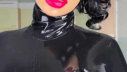 Lateks hayatımda sıradan bir gündü