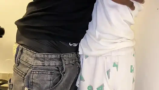 Musa hizmetçiyi banyoda sert sikiyor