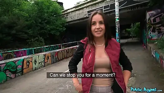 Kamu görevlisi - Lenna Ross yüzüne ateşli bir boşalma için pa'id alıyor