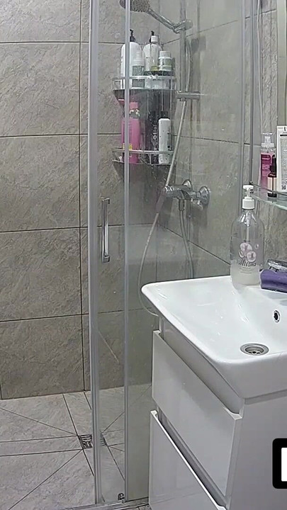 LUUV. Cunnilingus και γυναικείος οργασμός μετά το ντους στο ριάλιτι σόου της κάμερας | Κλιπ 2