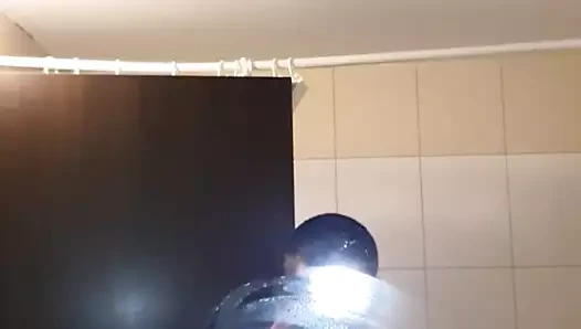 Denizde banyoda horoz parlıyorum