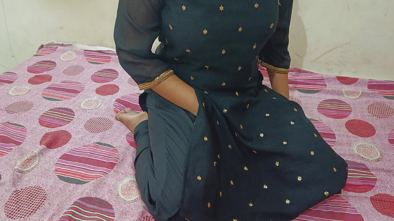 Indian Bhabhi Was Sucking Dever Dick with Hand Mms