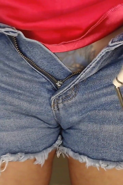 Jean Short Cameltoe
