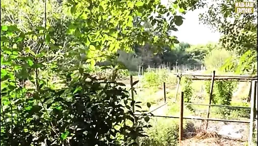 Pelarian pedesaan di mana wanita dewasa yang bersemangat bebas menerima kebebasan dewasa udara terbuka -adegan.3